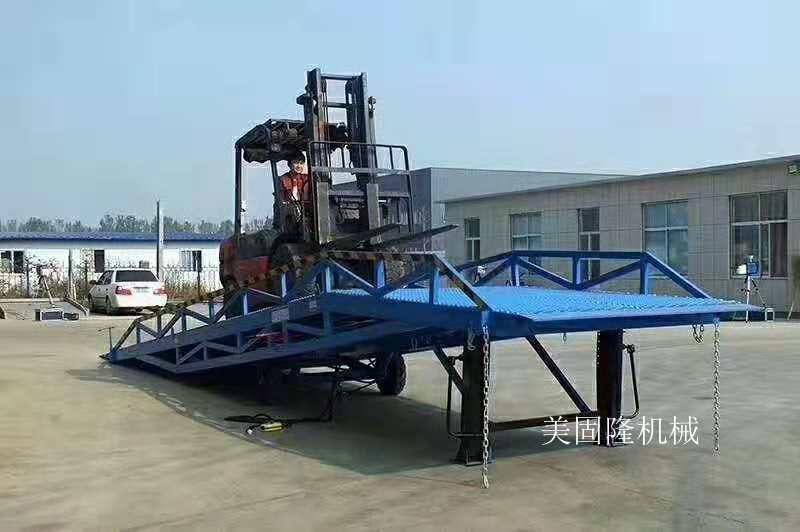 河池移动式登车桥价格