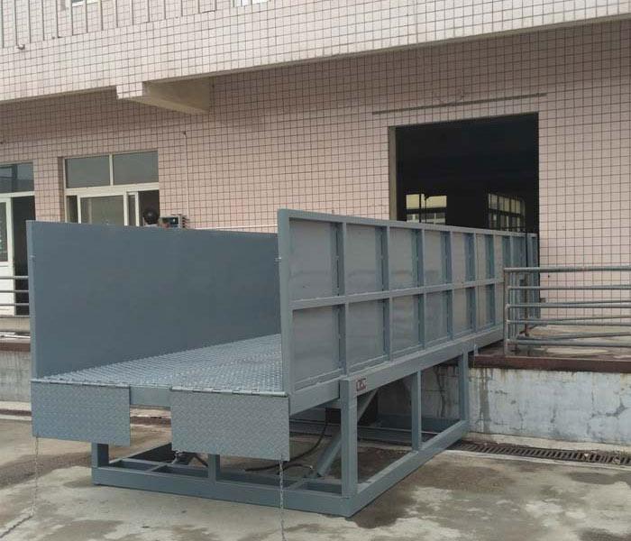 河池升降卸猪台